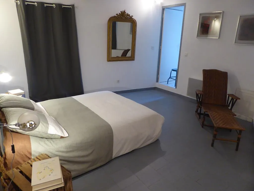 Le Planet 52 Apartment L'Isle-sur-la-Sorgue France